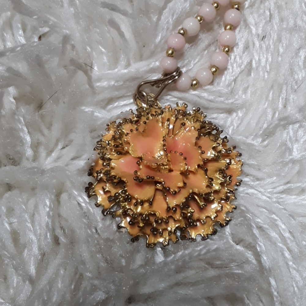 Flower necklace - Picture 3 of 4